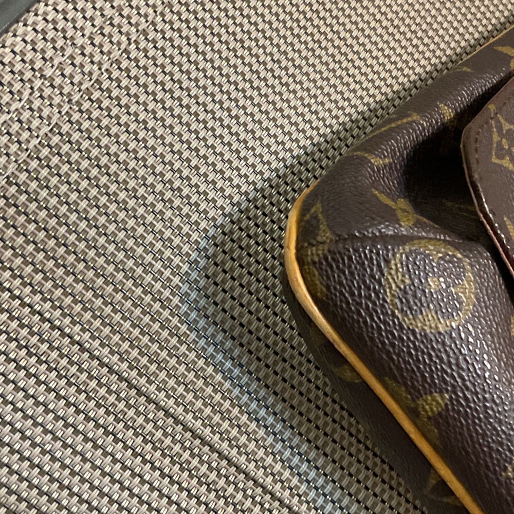 Louis Vuitton Monogram Canvas Crossbody CA0998 - Picture 4 of 16